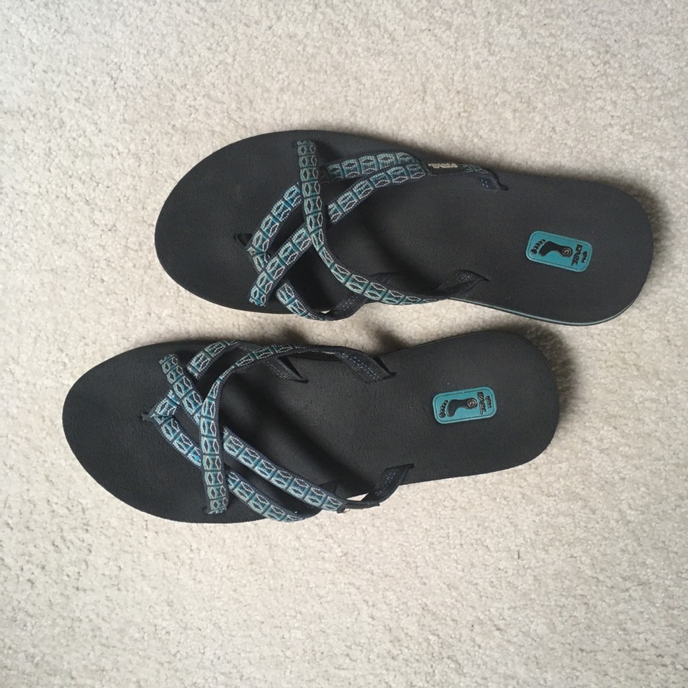 Teva Oluwahu strappy sandals!